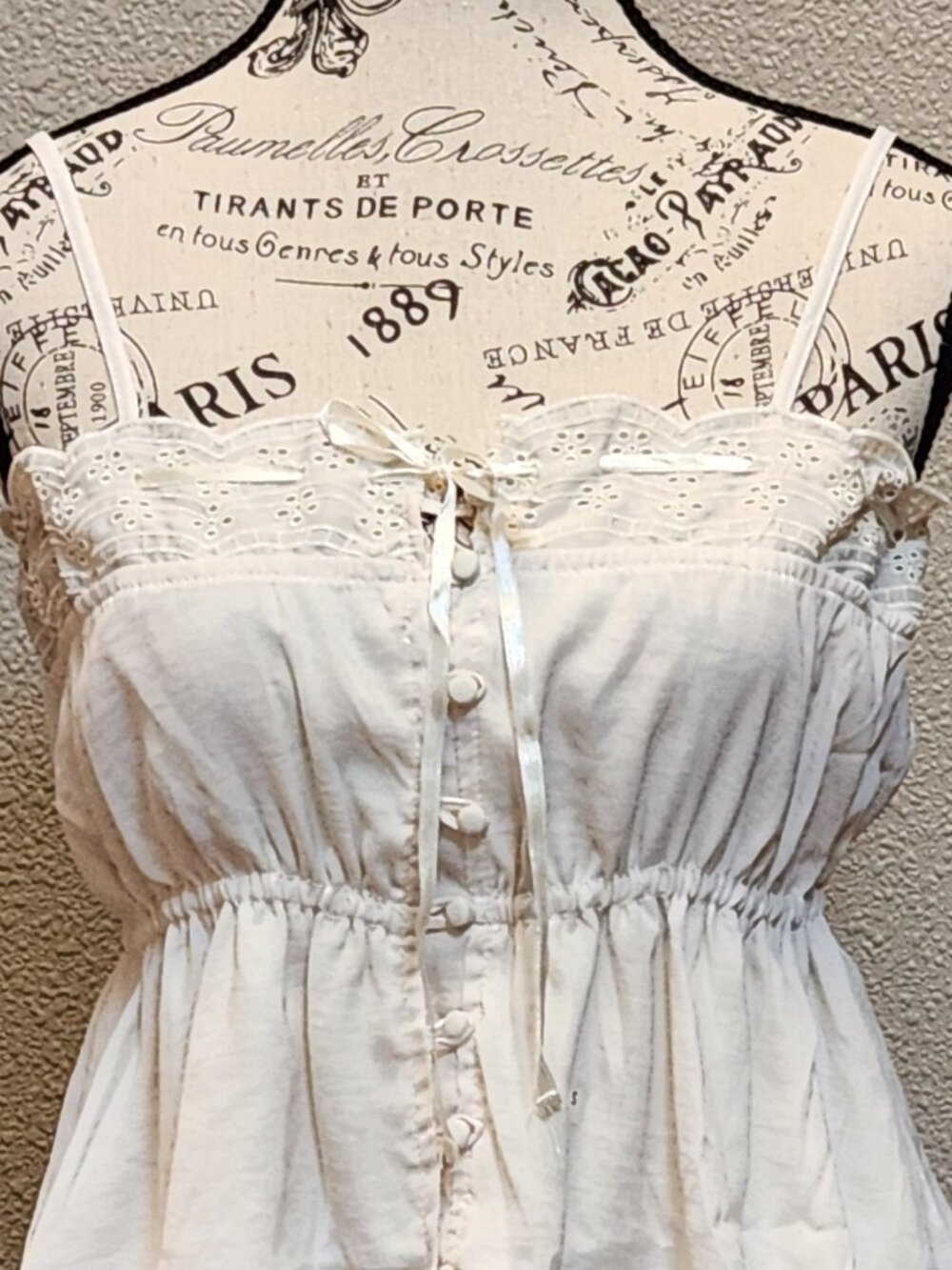 AMERICAN EAGLE AE Button Front Eyelet Ribbon Cami - Small - NEW NWT - Picture 2 of 4